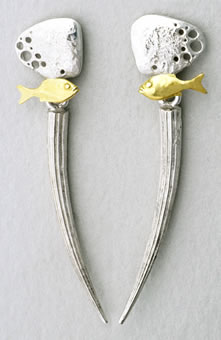 Tusk shell earrings in silver with gold detail